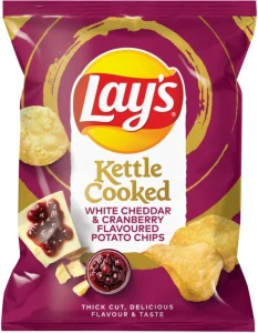 Lay’s Kettle Cooked White Cheddar & Cranberry Flavoured Potato Chips (1 x 30 g) | Shop Online